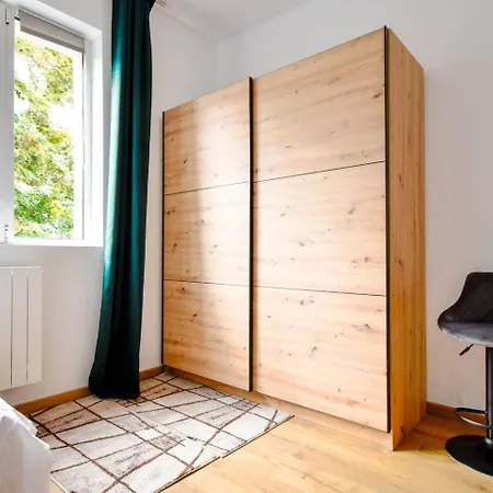 Апартамент Large 2-br Retreat, Walk To Sofias Spots *