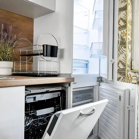 Apartment Large 2-br Retreat, Walk To Sofias Spots *